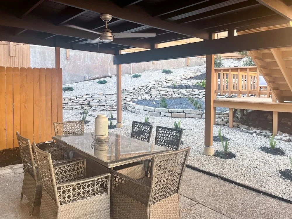 Upstay - Multiple Patio Decks Fenced-in Yard BBQ