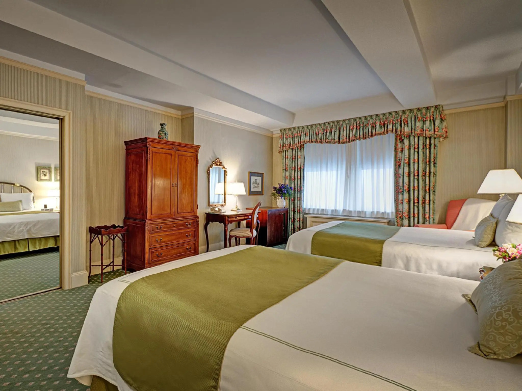 Deluxe Quadruple room