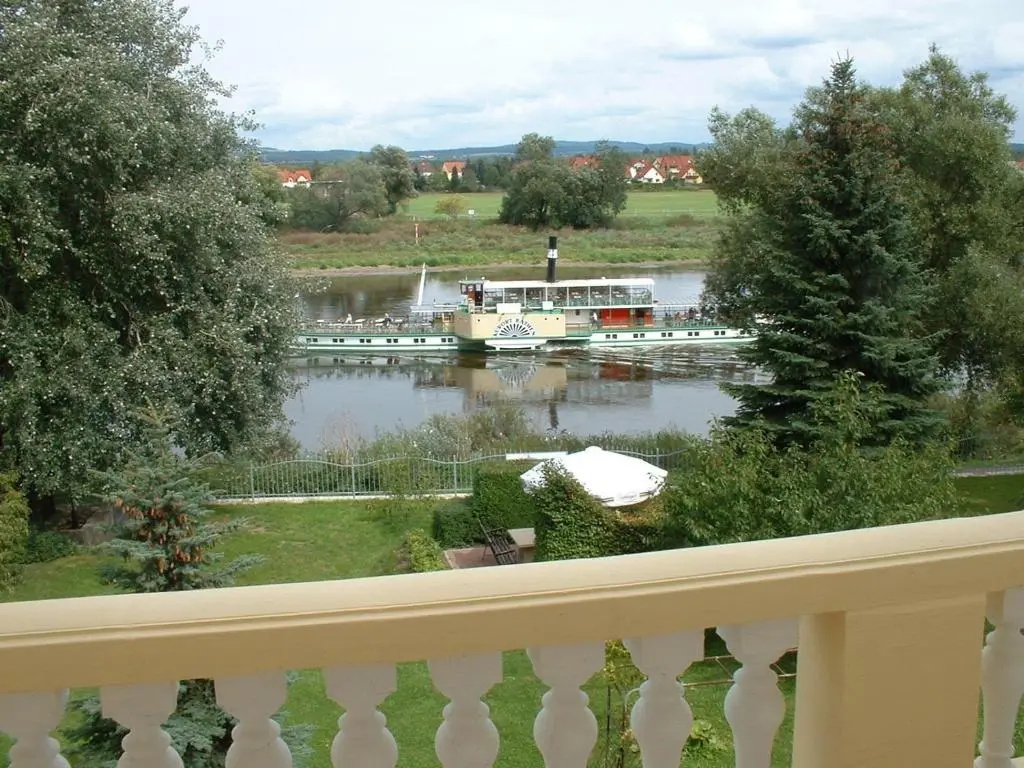 Standard Triple room with river view