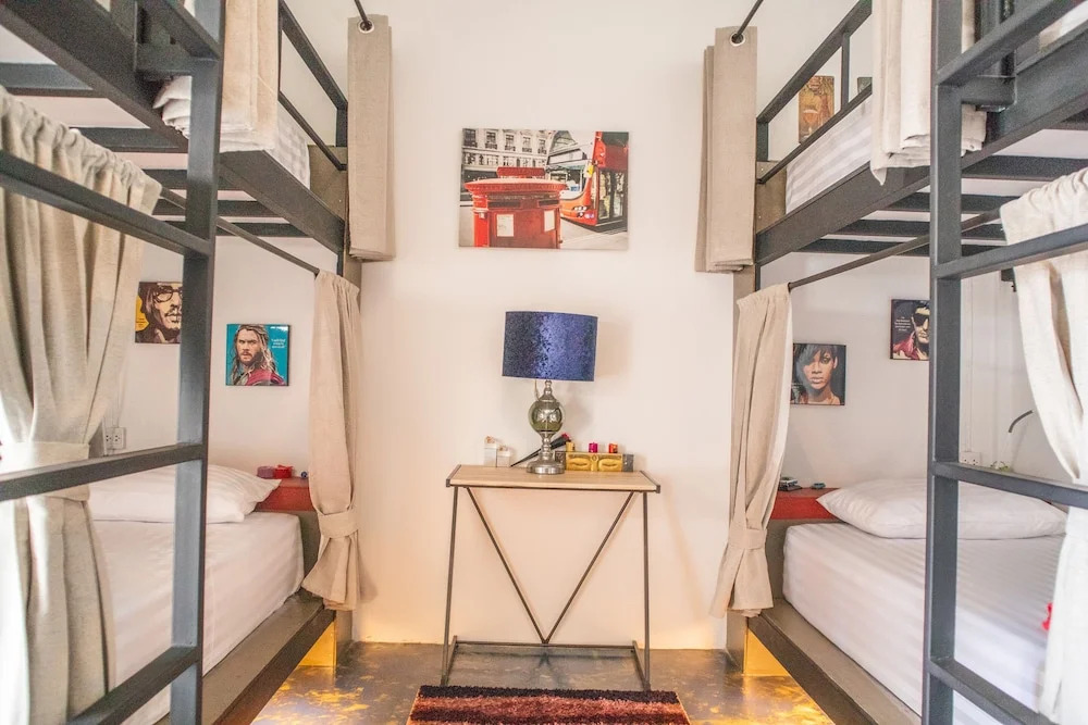 Кровать в общем номере (женский номер) в OYO 617 Tira Hostel chalong Phuket