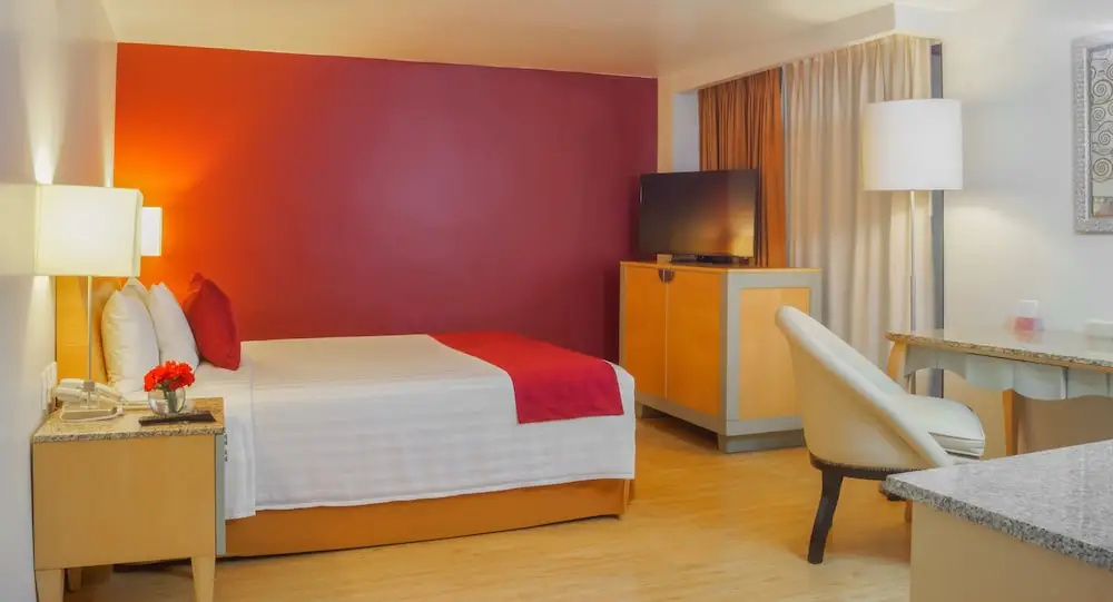 Deluxe Double room (full double bed)