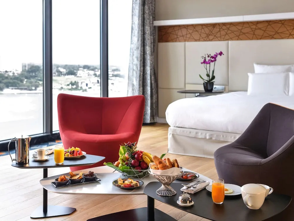 Executive Double Junior Suite full double bed
