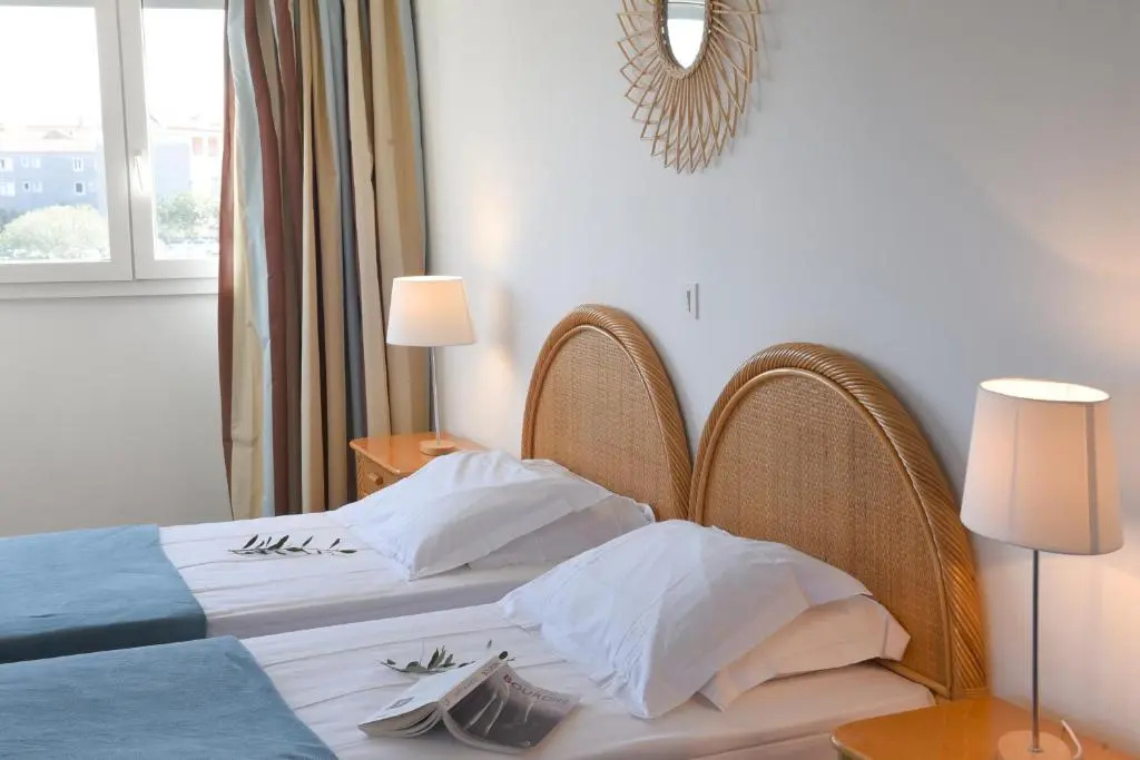 Standard Double room with pool view (full double bed)