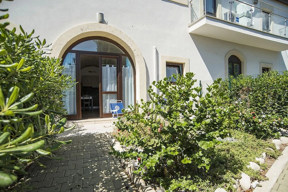 Holiday Beach Houses Nero D'Avola