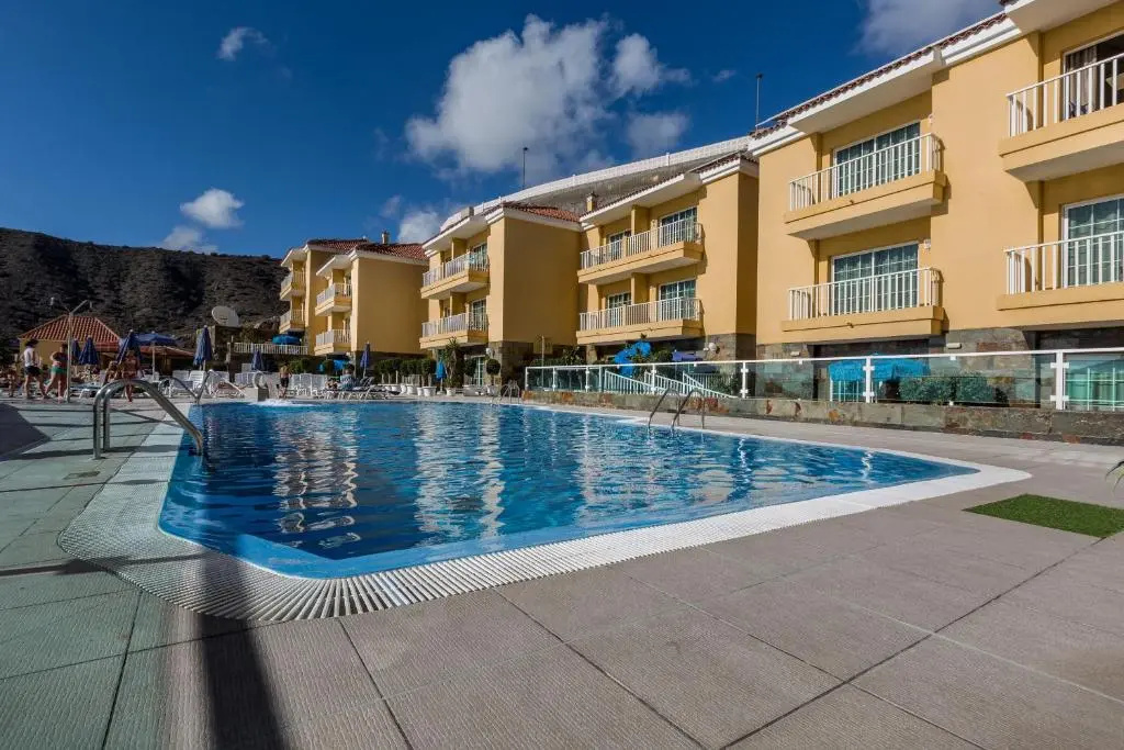 Apartment with balcony and with pool view