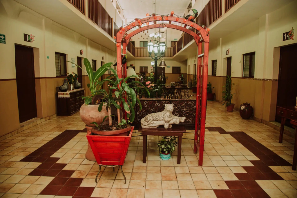 Lobby & Reception