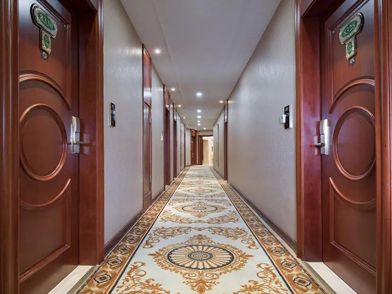 Lobby & Reception