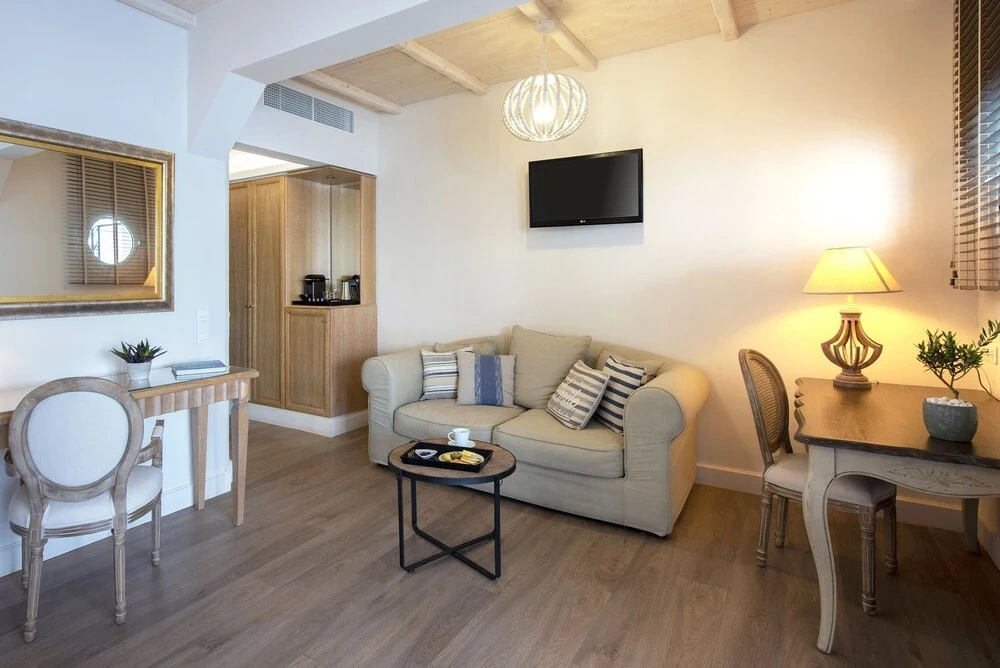 Double Junior Suite with sea view (full double bed)