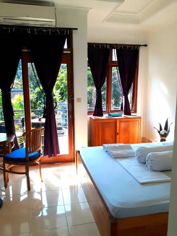 Deluxe Double room with balcony (full double bed)