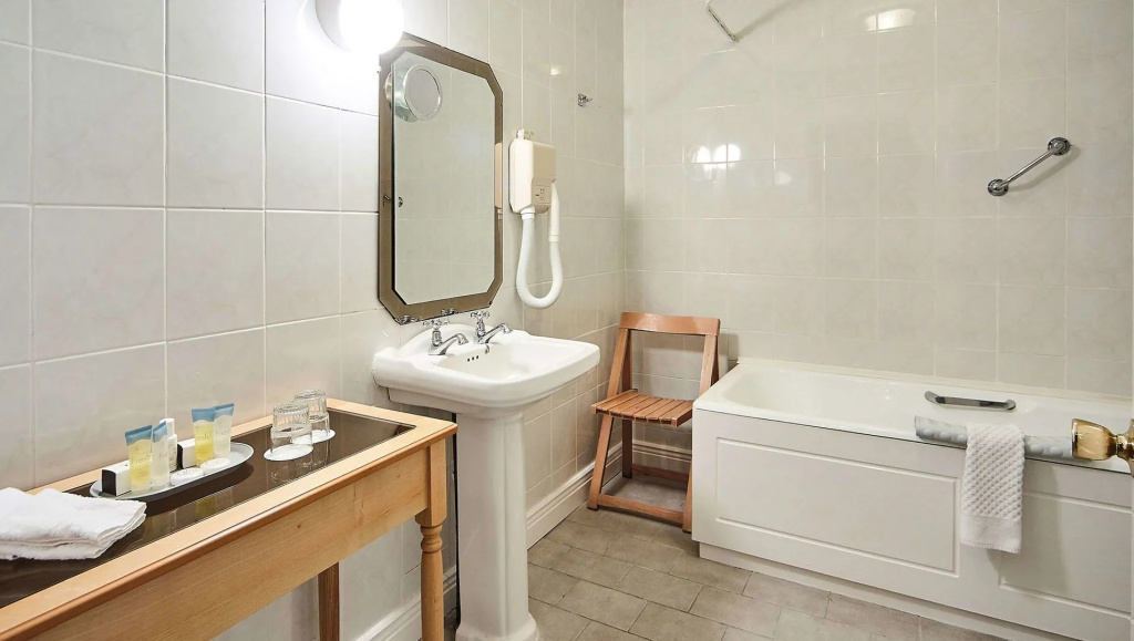 The Cedar Lodge Hotel and Restaurant - Général