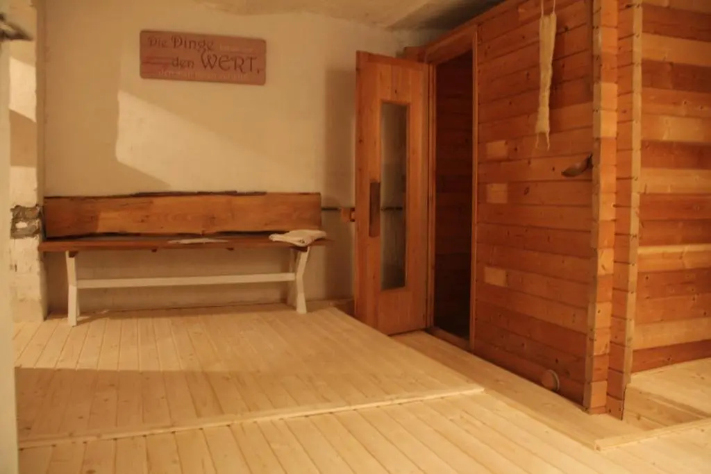 3 Bedrooms Cottage