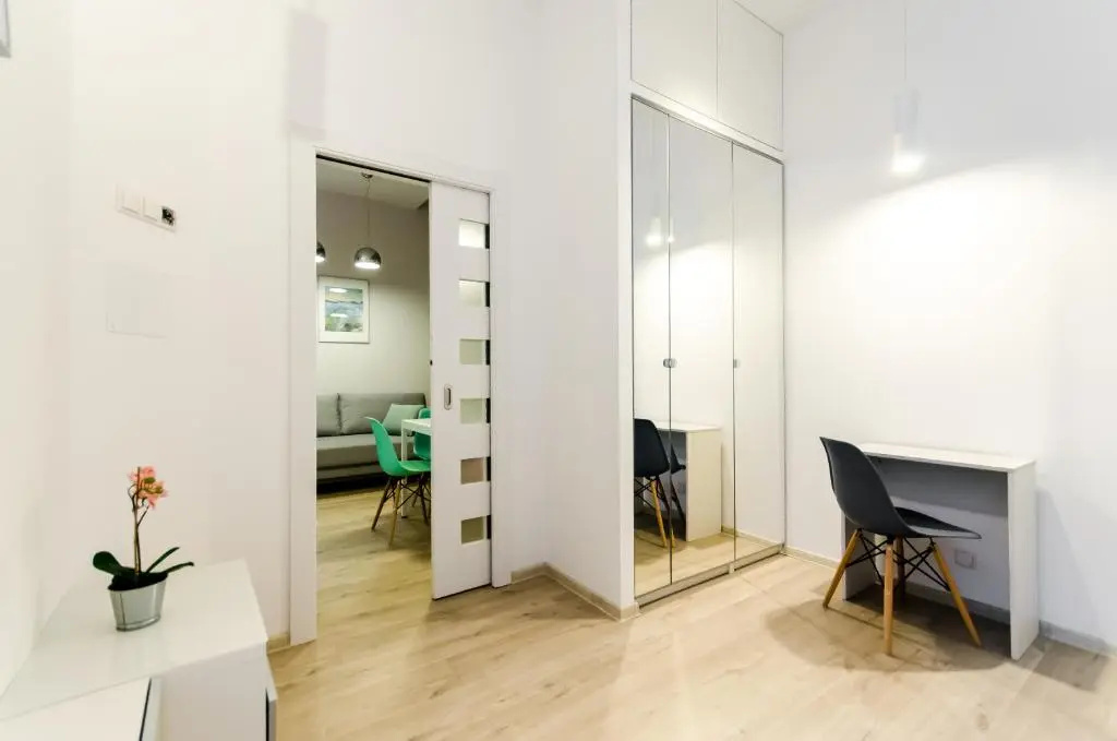 Deluxe Attic Apartment