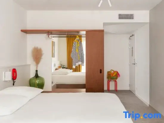 Comfort Double room with harbour view (full double bed)