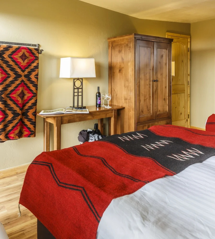 Deluxe Double room (full double bed)