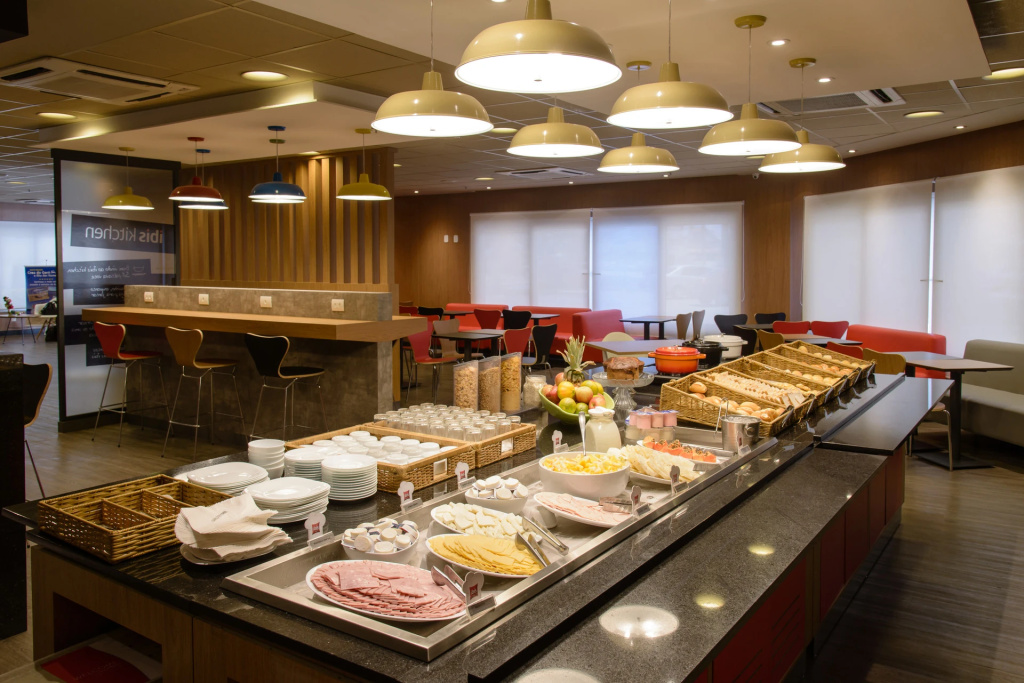 Food & Beverage