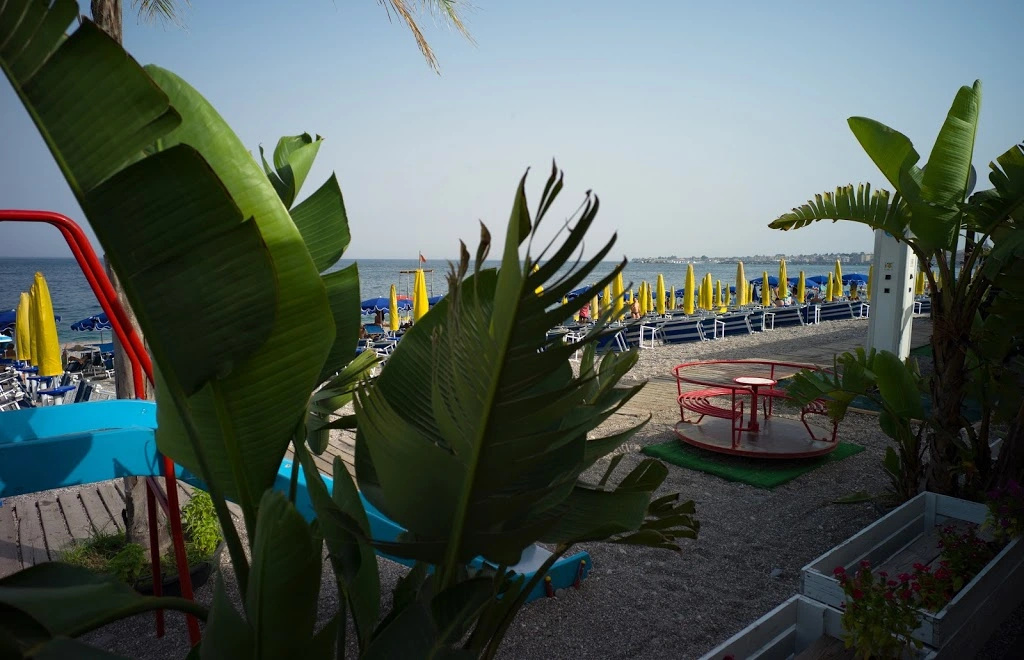 Beach & Waterfront