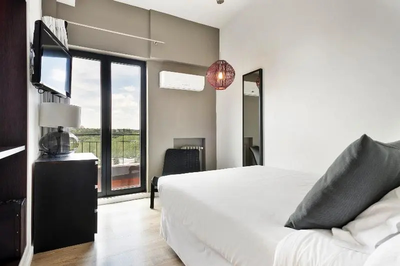 Mini Double room (full double bed)