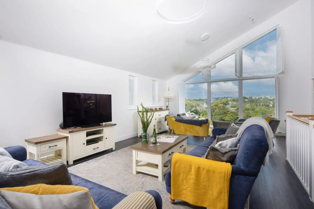 Swanpool View — 5