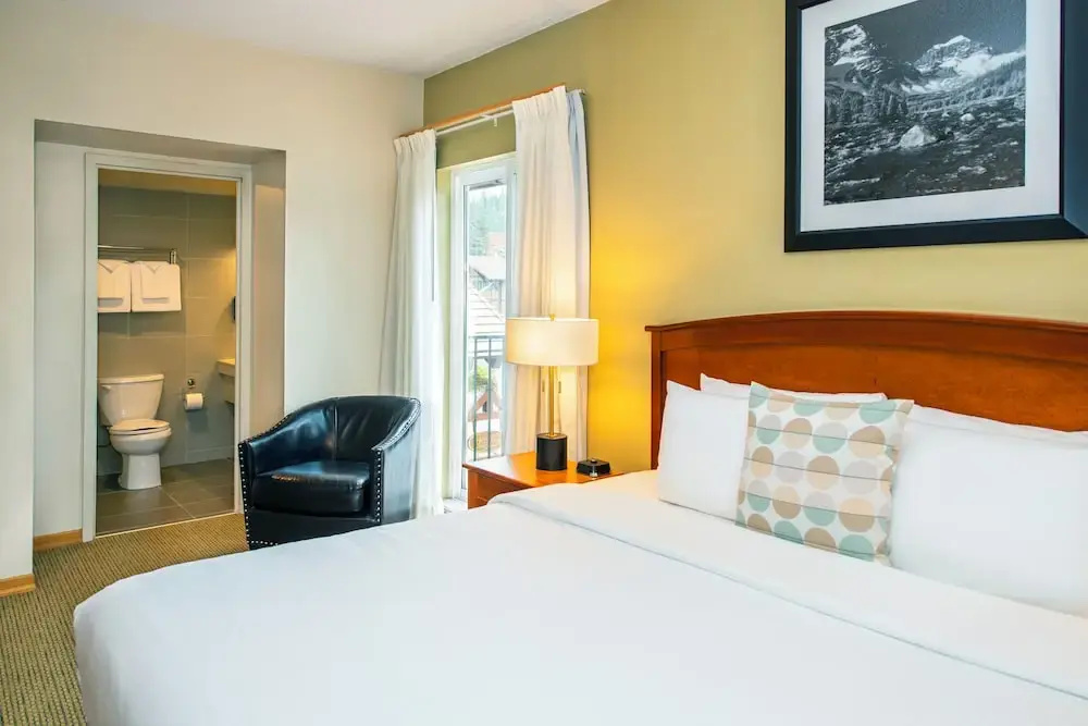 Deluxe Double room (full double bed)