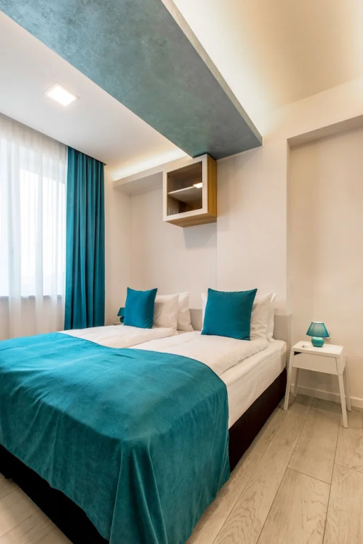 1 Bedroom Apartment with city view