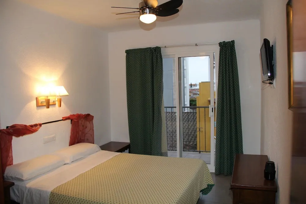 Economy Double room (full double bed)