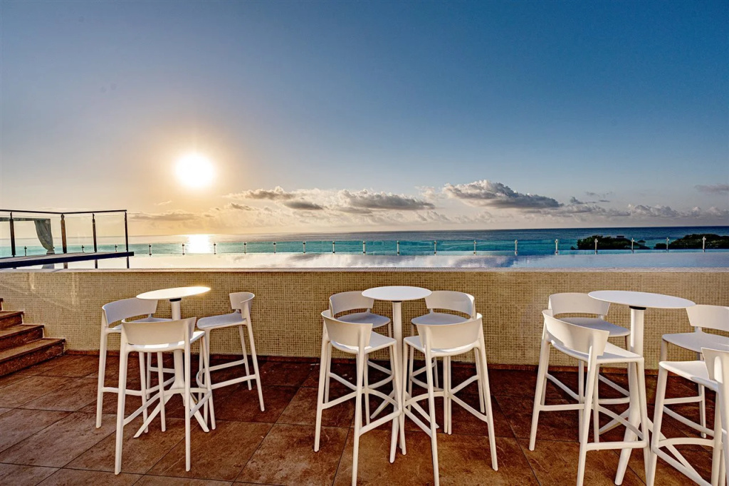 Beach & Waterfront