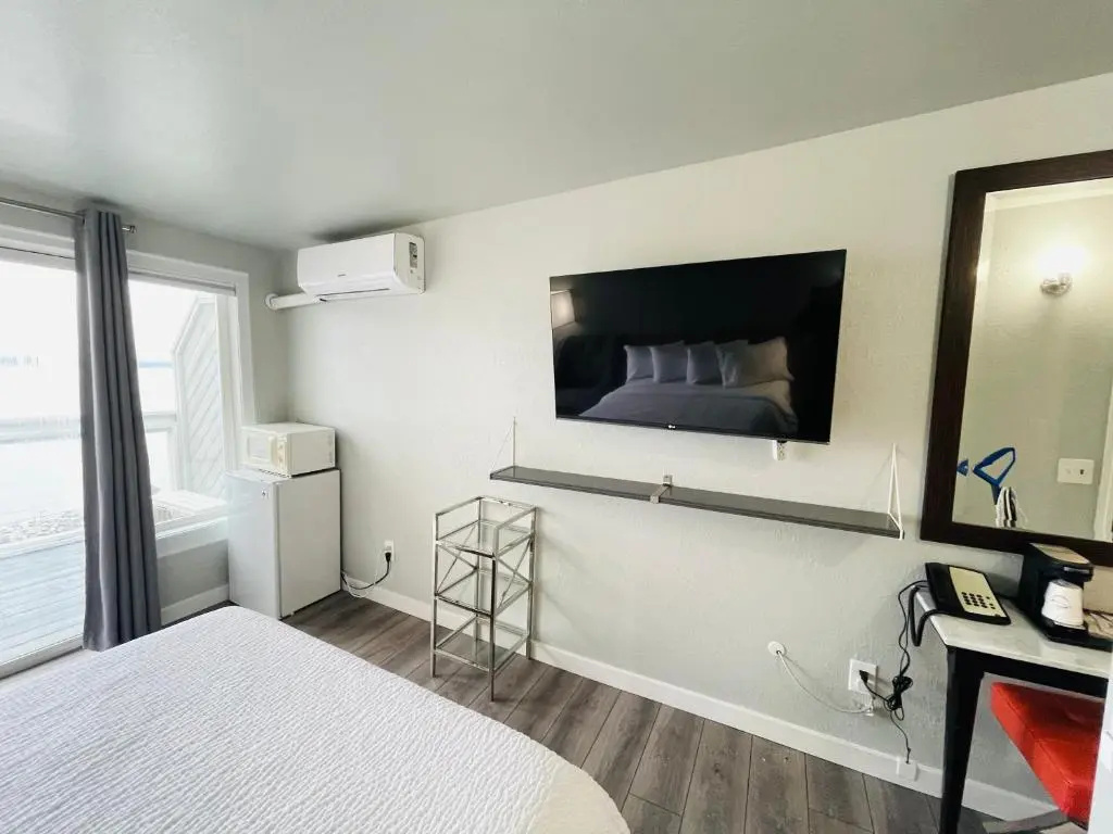 Standard Double room with sea view (full double bed)