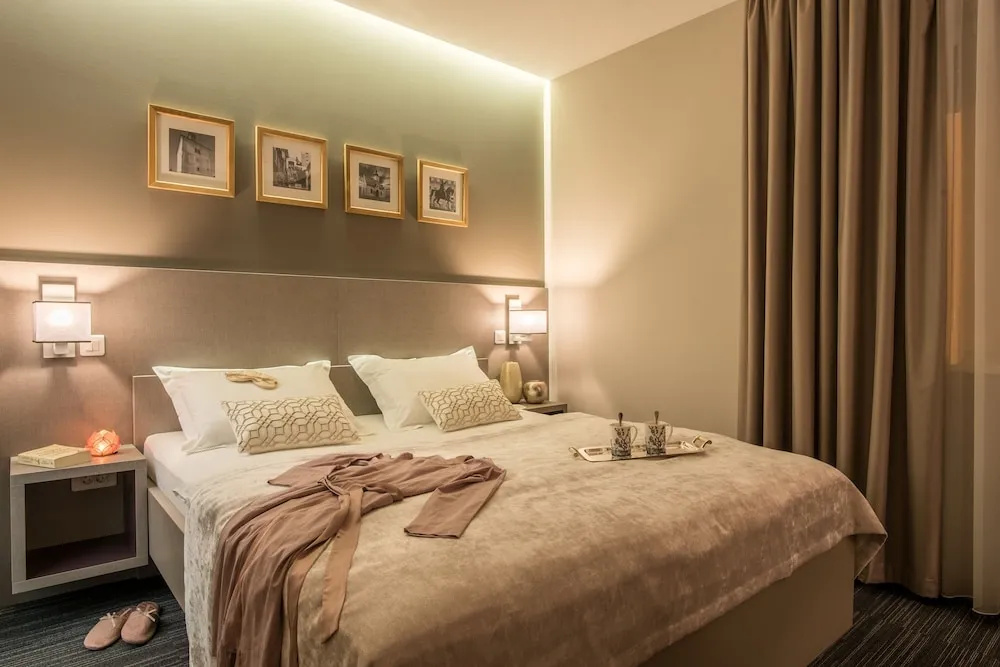 Superior Double room with balcony (full double bed)