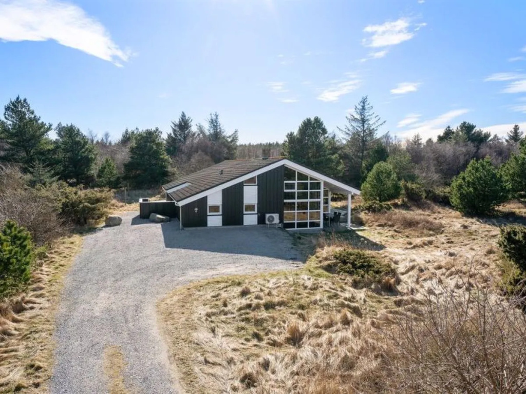 "Riika" - 425m from the sea in NW Jutland