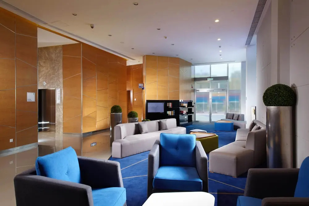 Lobby & Reception
