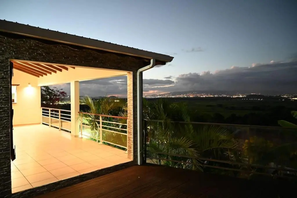 972D1 - Résidences Tamarin Haut de villa Tamarin 200m2 vue panoramique