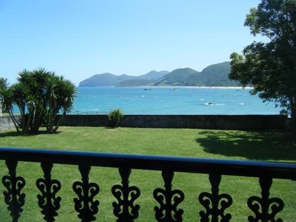 Beach & Waterfront