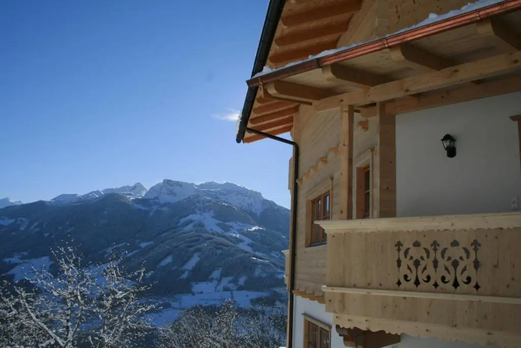 3 Bedrooms Apartment with mountain view