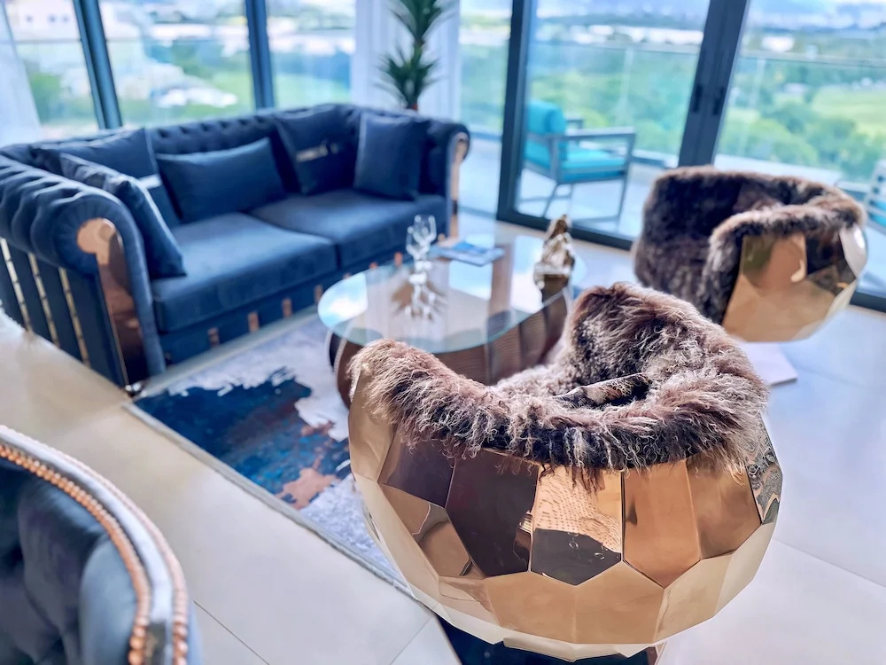 Mullet Bay Suites: Your Luxury Stay Awaits