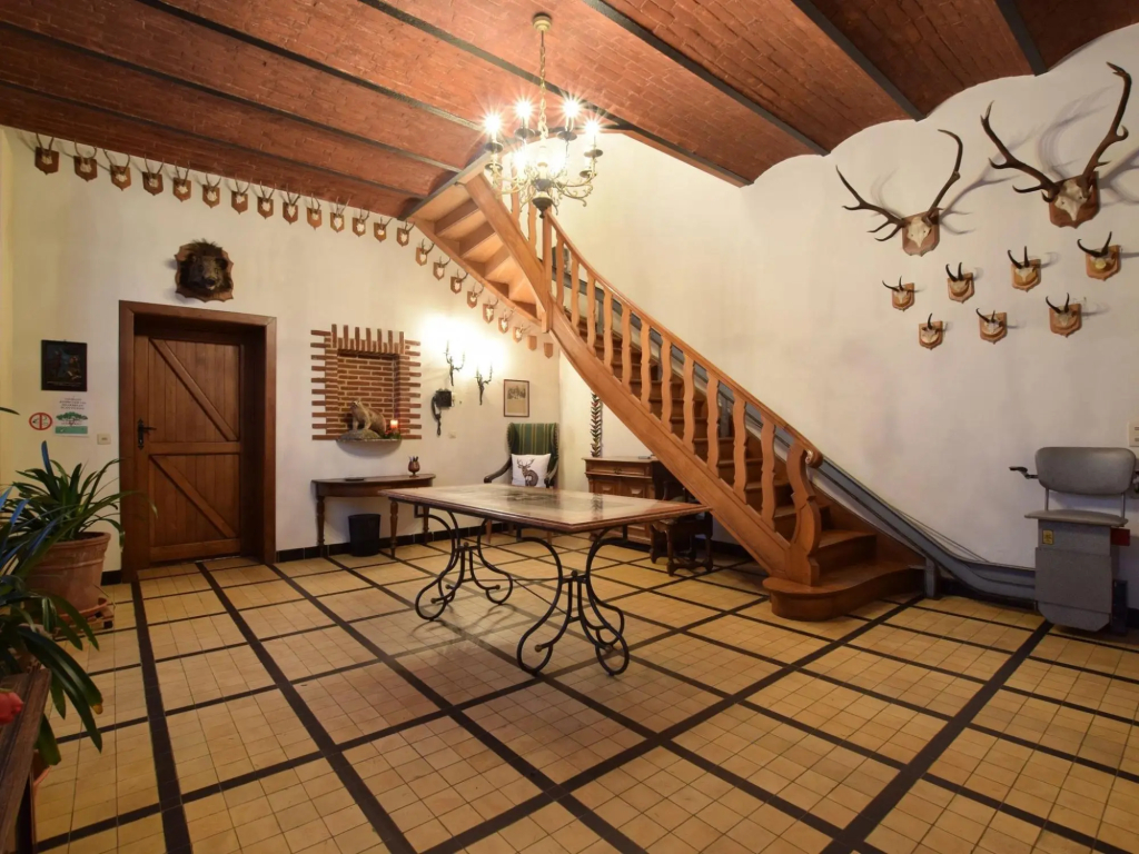 Beautiful Mansion in Beauplateau near Forest - фото 12