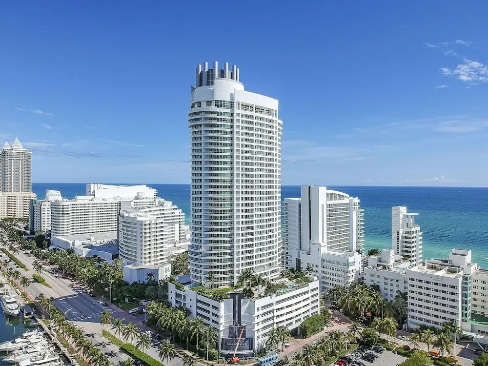 Junior Suite 2 At Sorrento Residences- Miami Beach 1 Bedroom Home by RedAwning