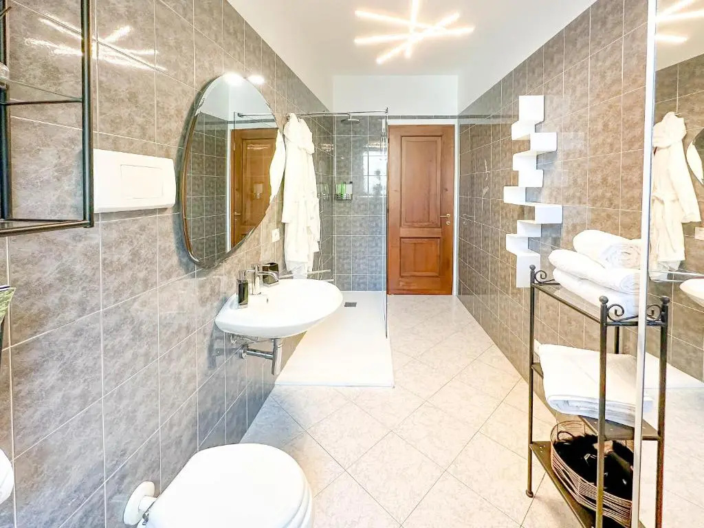Fall In Love with Como Lake - Chambres