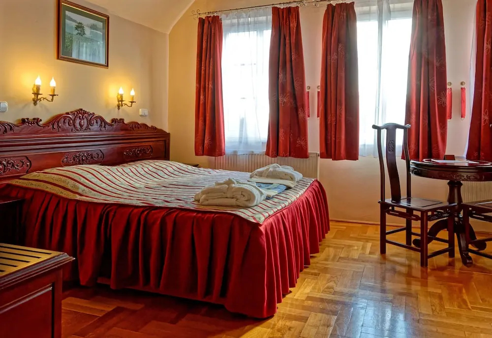 Fried Castle Hotel and Restaurant - Chambres