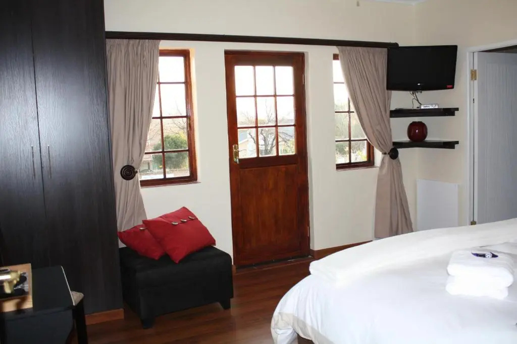 Deluxe Double room (full double bed)