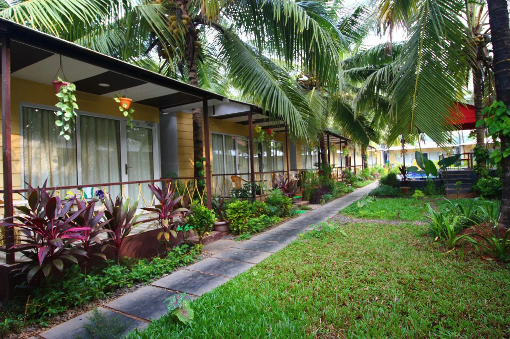 Oyo 10142 Retreat Morjim Resort