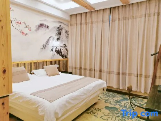 Jueshe Homestay (West Gate Scenic Spot)