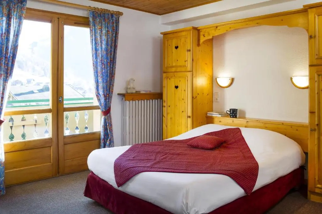 Standard Double room (full double bed)