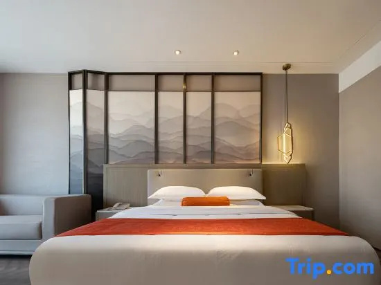 Business Double room (full double bed)