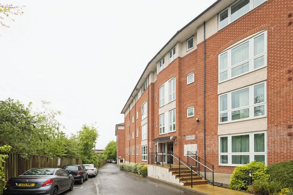 2 Bed Apartment - Sleeps 5 - Wifi - Parking - Pets
