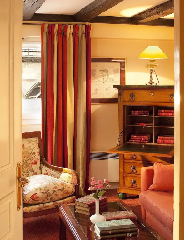 Relais Du Louvre 99