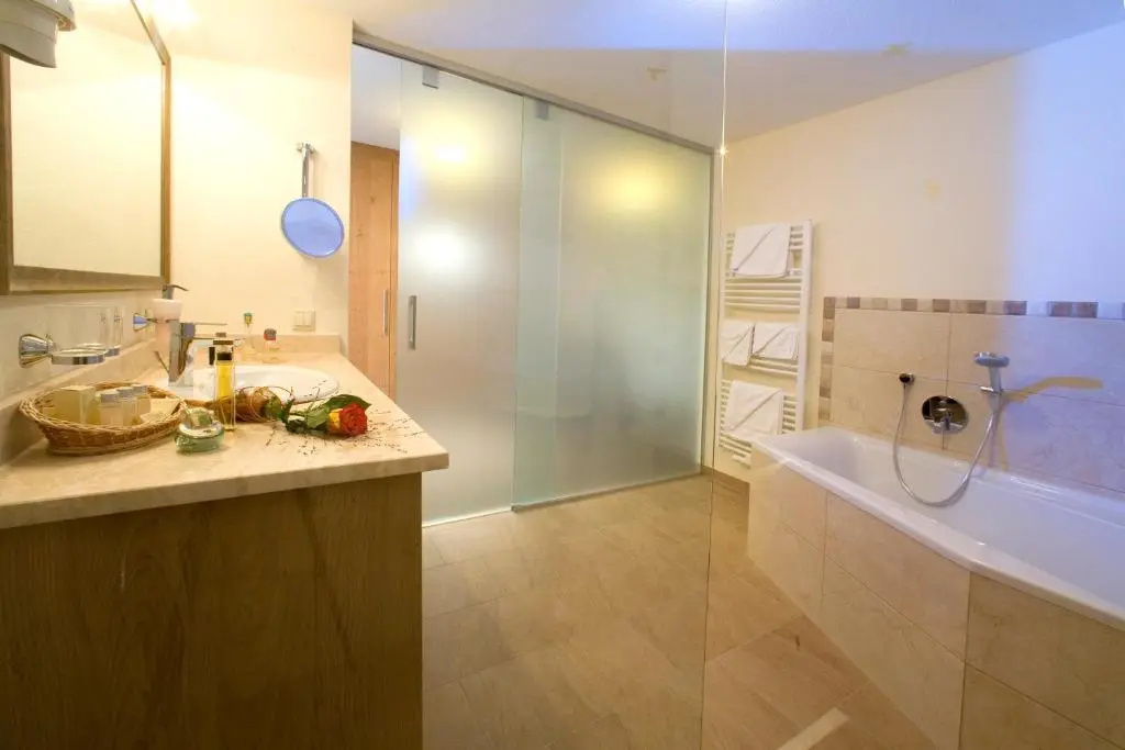 1 Bedroom Comfort Suite with balcony
