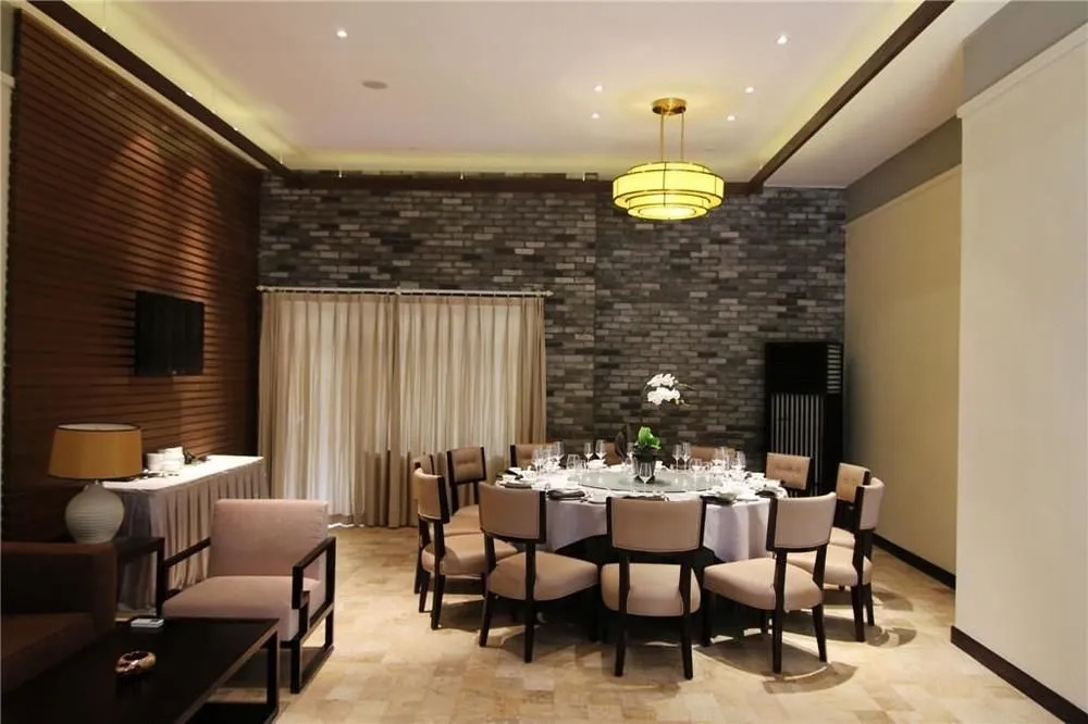 Food & Beverage