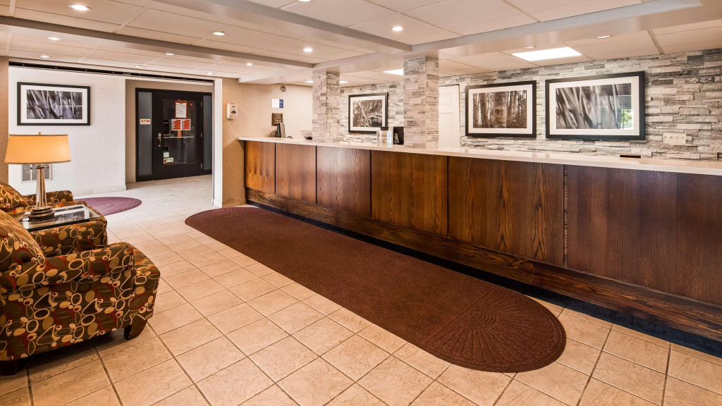 Lobby & Reception