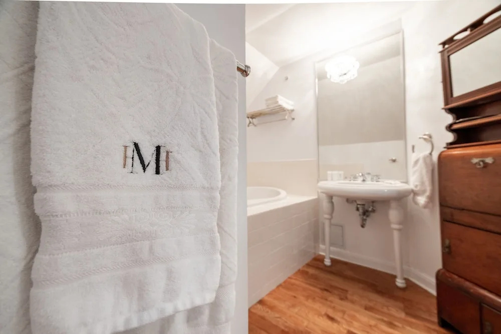 Monroe House Executive Suites - Chambres