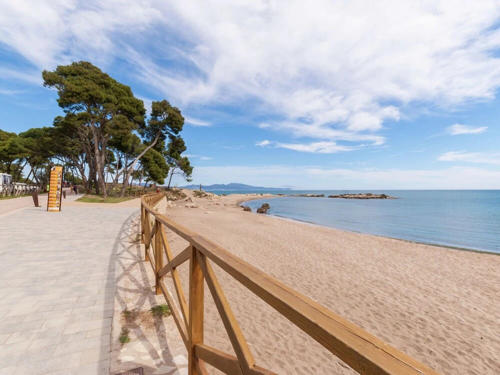 Huge Holiday Home in Catalonia With Private Swimming Pool - фото 17